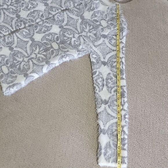 The Limited Gray and White Zippered Long Sleeve Eyelash Cardigan Sweater - Small - Picture 11 of 16
